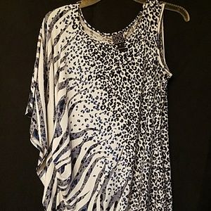 Flattering easy wear dress.